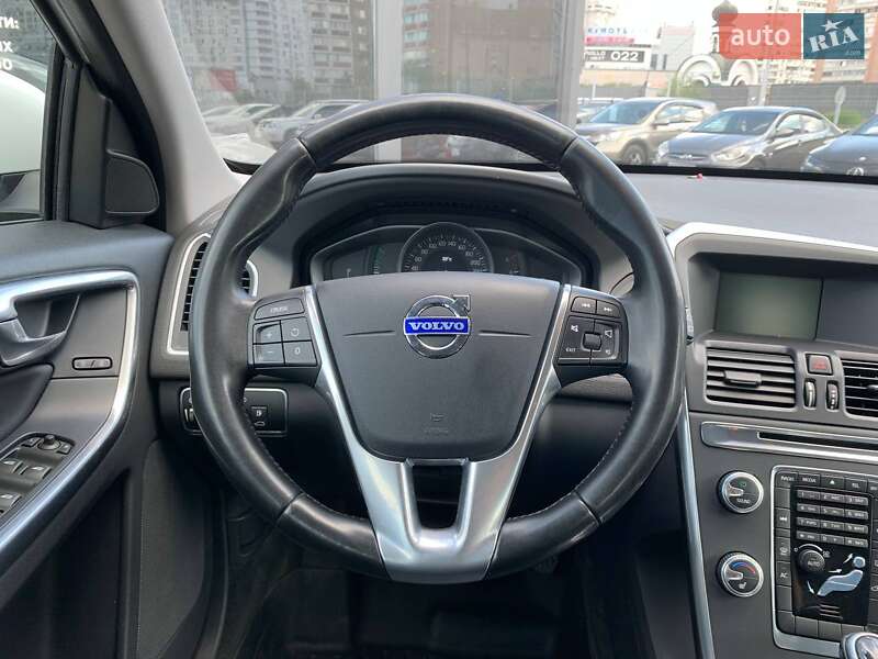 Внедорожник / Кроссовер Volvo XC60 2014 в Киеве