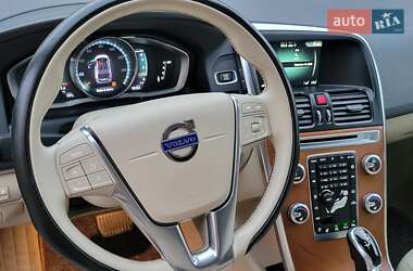 Внедорожник / Кроссовер Volvo XC60 2016 в 