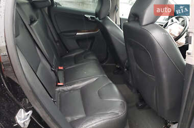 Внедорожник / Кроссовер Volvo XC60 2017 в 