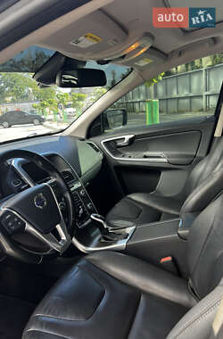 Внедорожник / Кроссовер Volvo XC60 2014 в 