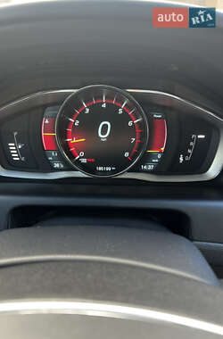 Внедорожник / Кроссовер Volvo XC60 2014 в 