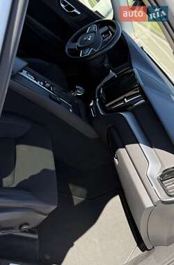 Внедорожник / Кроссовер Volvo XC60 2019 в 