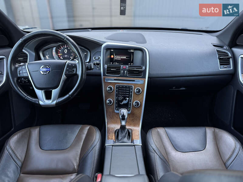 Внедорожник / Кроссовер Volvo XC60 2015 в Сарнах