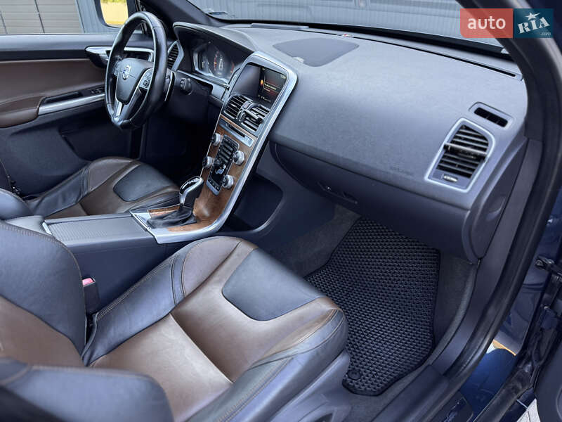 Внедорожник / Кроссовер Volvo XC60 2015 в Сарнах