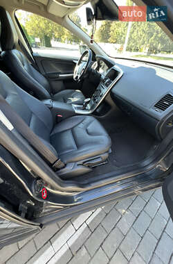 Внедорожник / Кроссовер Volvo XC60 2012 в 