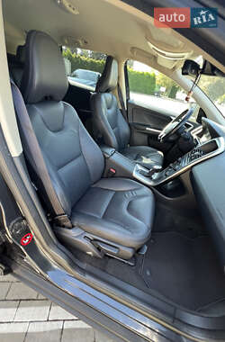 Внедорожник / Кроссовер Volvo XC60 2012 в 