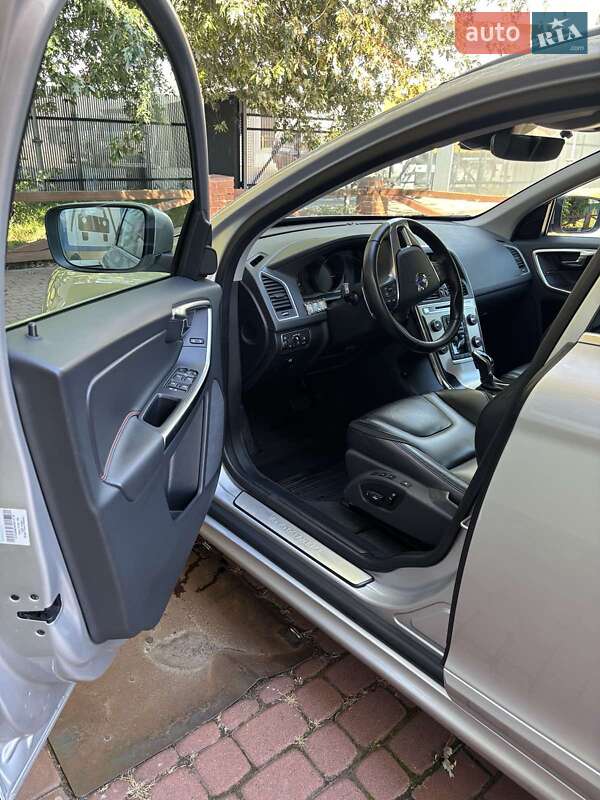 Внедорожник / Кроссовер Volvo XC60 2016 в Киеве