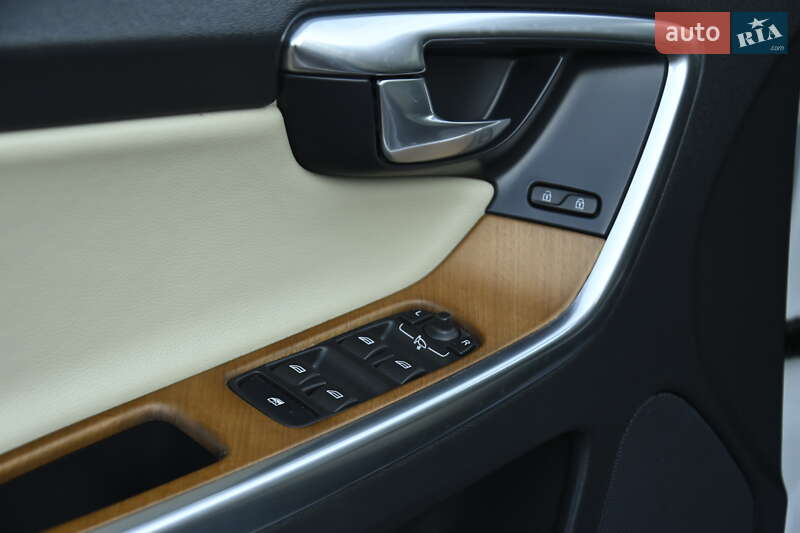 Внедорожник / Кроссовер Volvo XC60 2017 в Бердичеве
