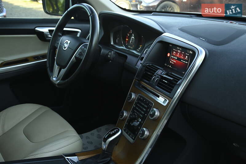 Внедорожник / Кроссовер Volvo XC60 2017 в Бердичеве