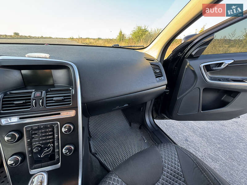 Внедорожник / Кроссовер Volvo XC60 2012 в Баре