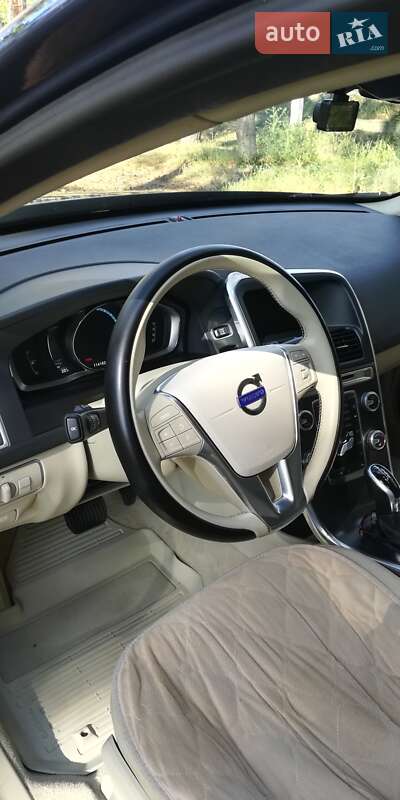 Внедорожник / Кроссовер Volvo XC60 2015 в Харькове