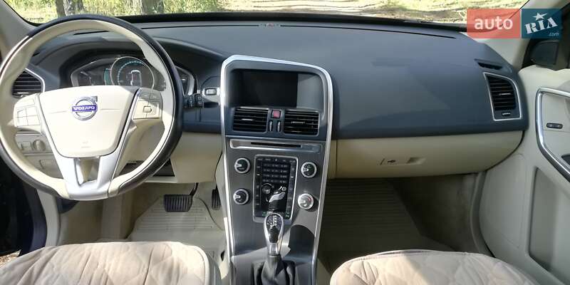 Внедорожник / Кроссовер Volvo XC60 2015 в Харькове