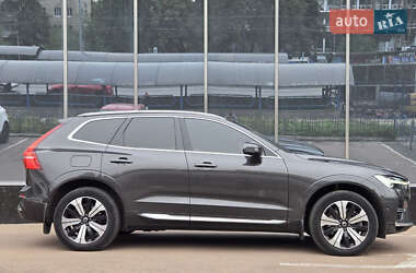 Внедорожник / Кроссовер Volvo XC60 2023 в 