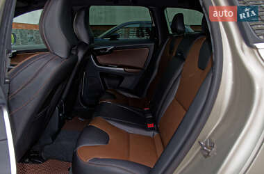 Внедорожник / Кроссовер Volvo XC60 2017 в 