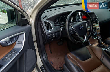 Внедорожник / Кроссовер Volvo XC60 2017 в 
