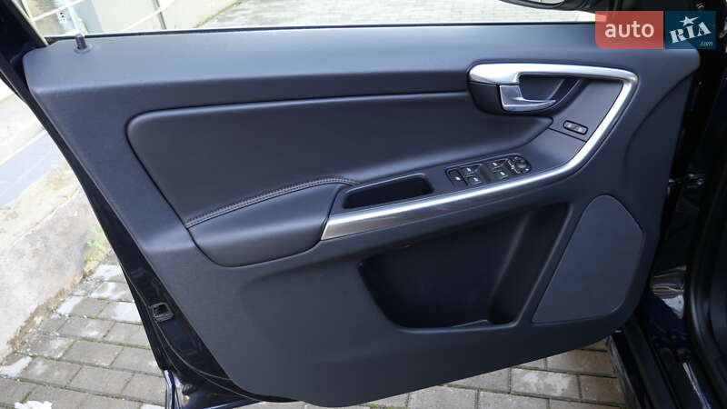 Внедорожник / Кроссовер Volvo XC60 2017 в Львове фото 27 Внедорожник / Кроссовер Volvo XC60 2017 в Львове