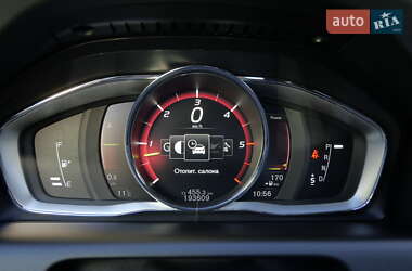 Внедорожник / Кроссовер Volvo XC60 2017 в 