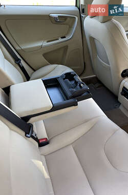 Внедорожник / Кроссовер Volvo XC60 2008 в 