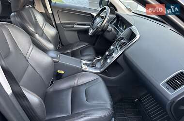 Внедорожник / Кроссовер Volvo XC60 2016 в 