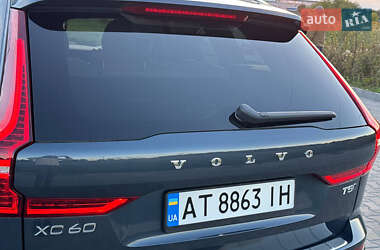 Внедорожник / Кроссовер Volvo XC60 2020 в 