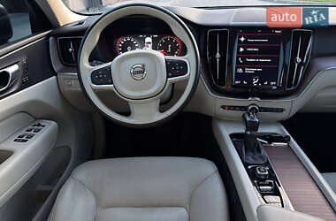 Внедорожник / Кроссовер Volvo XC60 2020 в 