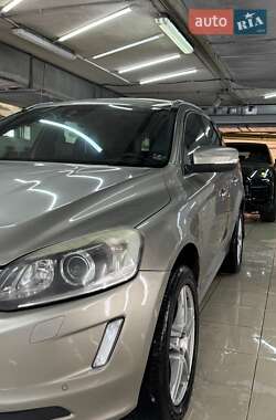 Внедорожник / Кроссовер Volvo XC60 2016 в 