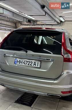 Внедорожник / Кроссовер Volvo XC60 2016 в 