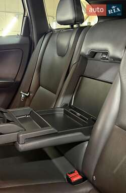 Внедорожник / Кроссовер Volvo XC60 2016 в 