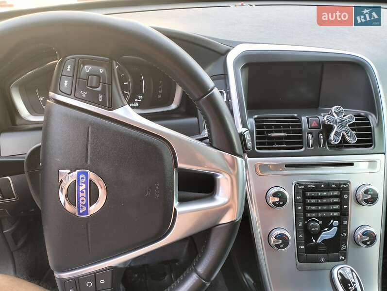 Внедорожник / Кроссовер Volvo XC60 2016 в Бережанах