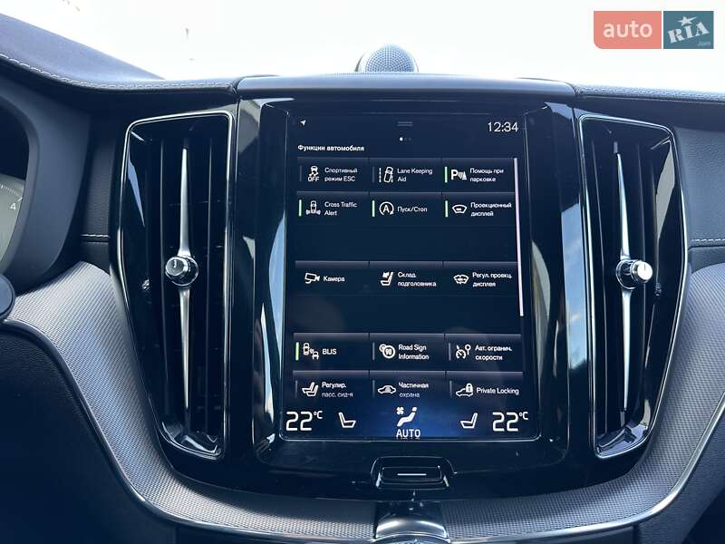 Внедорожник / Кроссовер Volvo XC60 2018 в Киеве