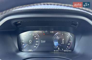 Внедорожник / Кроссовер Volvo XC60 2018 в 