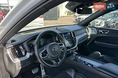 Внедорожник / Кроссовер Volvo XC60 2018 в 