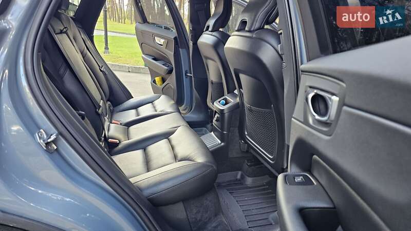 Внедорожник / Кроссовер Volvo XC60 2021 в Чернигове