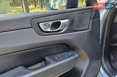 Внедорожник / Кроссовер Volvo XC60 2021 в 