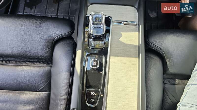 Внедорожник / Кроссовер Volvo XC60 2021 в Чернигове