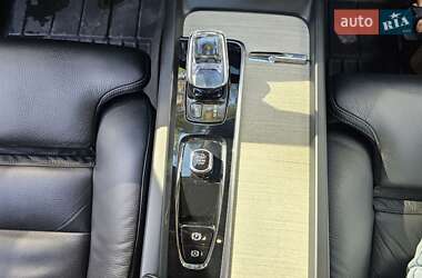 Внедорожник / Кроссовер Volvo XC60 2021 в 