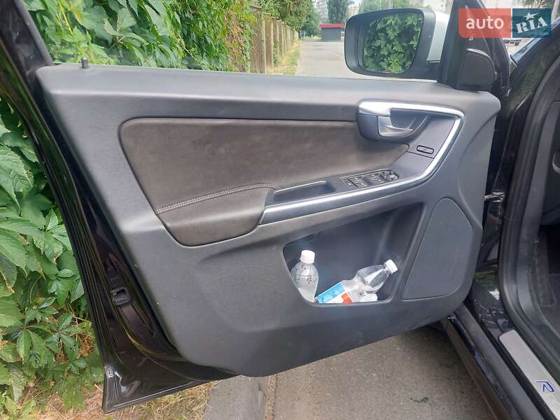 Внедорожник / Кроссовер Volvo XC60 2016 в Киеве фото 40 Внедорожник / Кроссовер Volvo XC60 2016 в Киеве