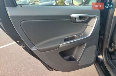 Внедорожник / Кроссовер Volvo XC60 2010 в 