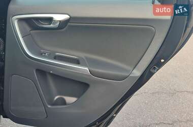 Внедорожник / Кроссовер Volvo XC60 2010 в 