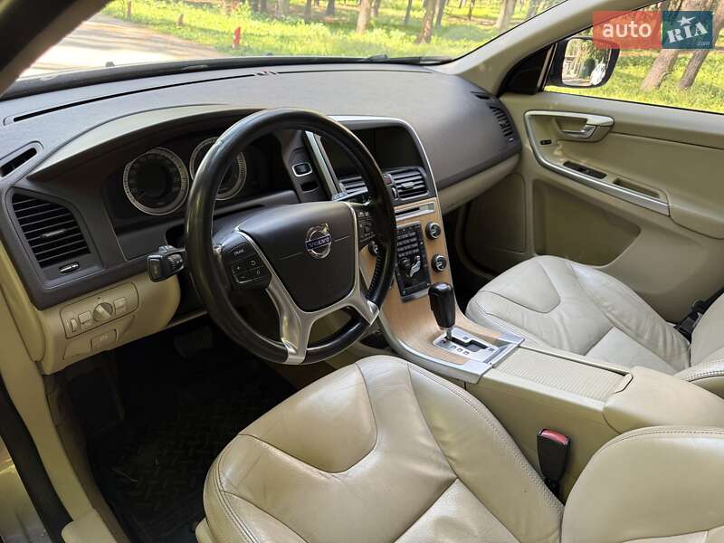Внедорожник / Кроссовер Volvo XC60 2012 в Киеве