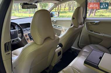 Внедорожник / Кроссовер Volvo XC60 2012 в 