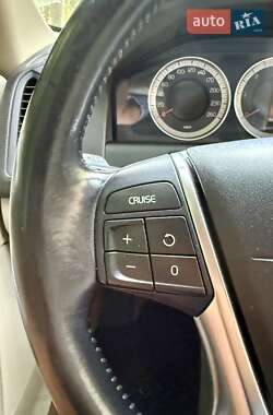 Внедорожник / Кроссовер Volvo XC60 2012 в 