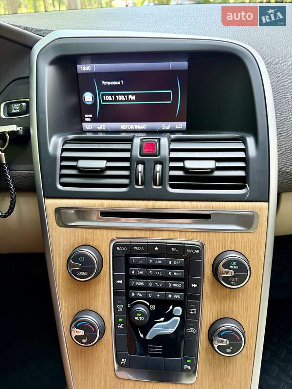 Внедорожник / Кроссовер Volvo XC60 2012 в Киеве