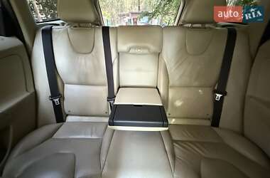 Внедорожник / Кроссовер Volvo XC60 2012 в 