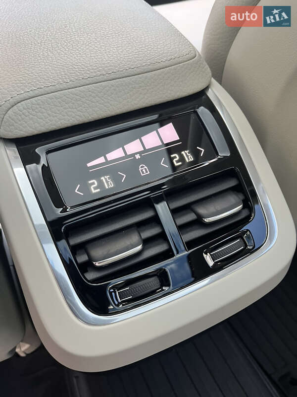 Внедорожник / Кроссовер Volvo XC60 2018 в Киеве