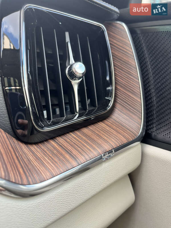 Внедорожник / Кроссовер Volvo XC60 2018 в Киеве