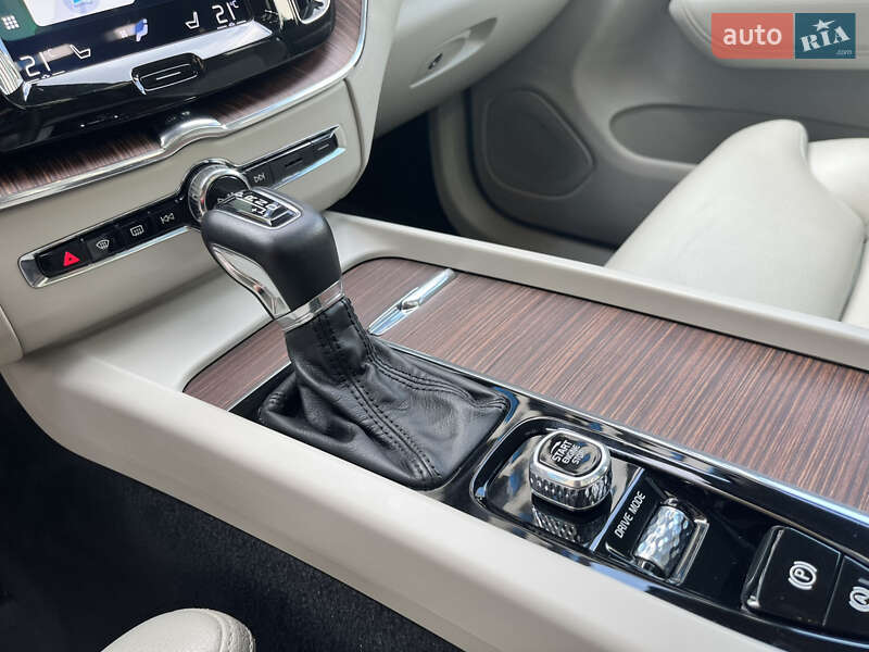 Внедорожник / Кроссовер Volvo XC60 2018 в Киеве