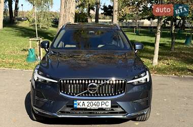 Позашляховик / Кросовер Volvo XC60 2023 в 