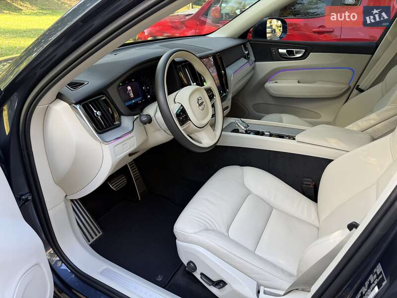 Внедорожник / Кроссовер Volvo XC60 2023 в Киеве