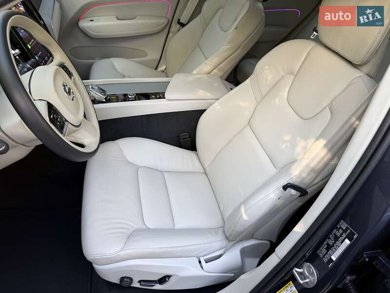 Внедорожник / Кроссовер Volvo XC60 2023 в Киеве